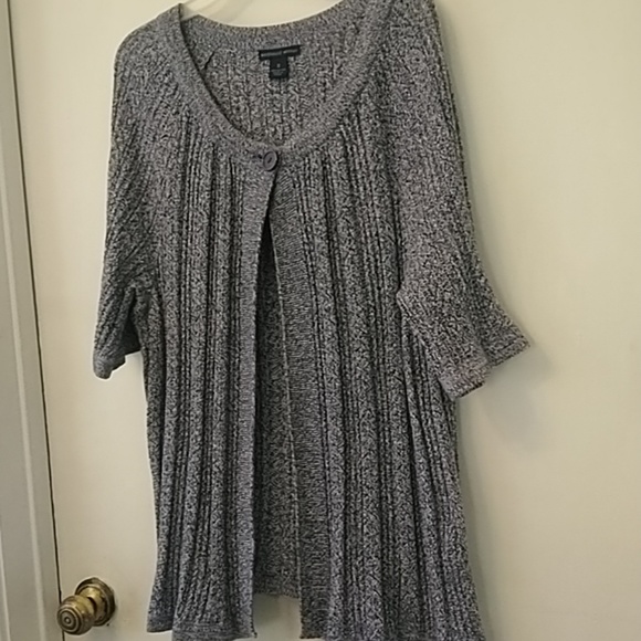 Lady's sweaters - Picture 3 of 4